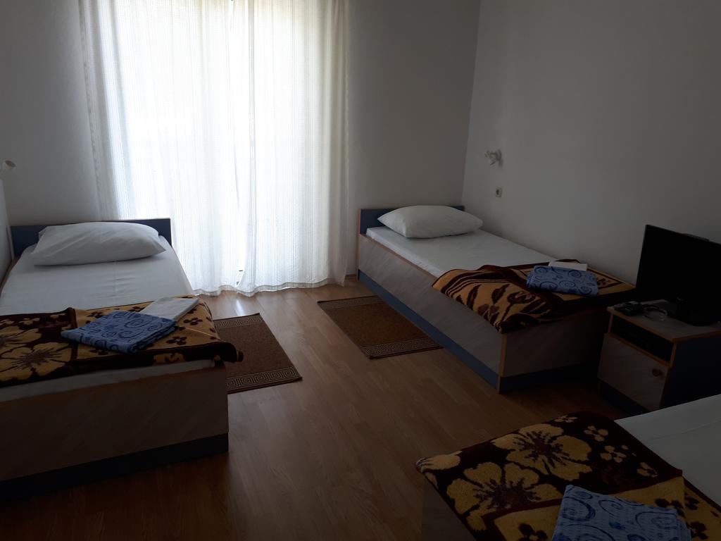 Guest House & Restaurant Adriatic Klek Exterior photo